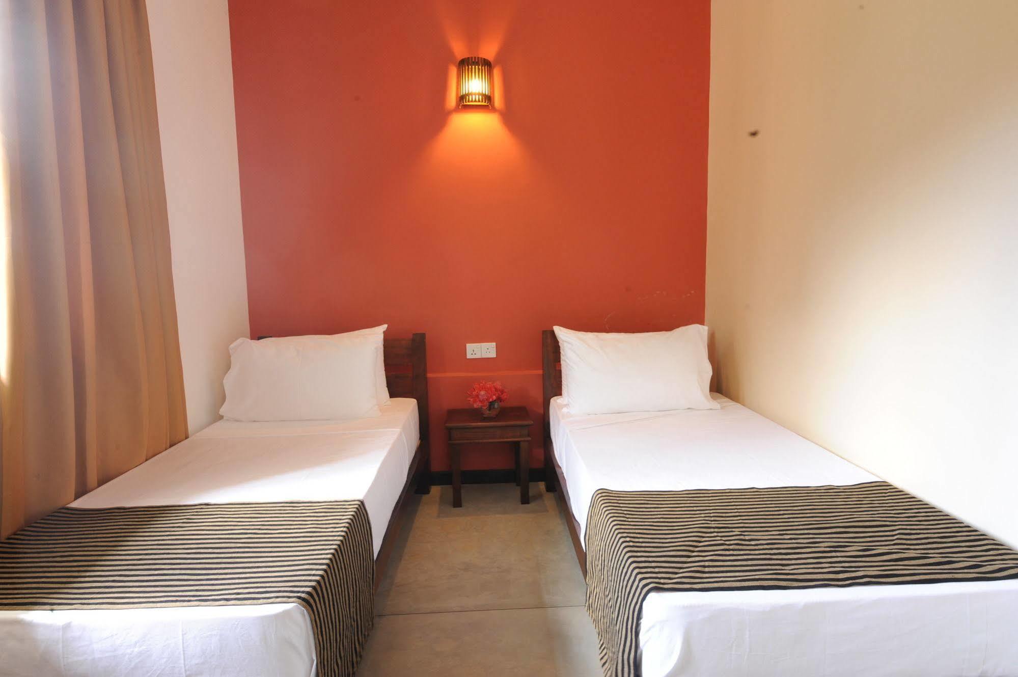 Melheim Kandy Villas Luaran gambar
