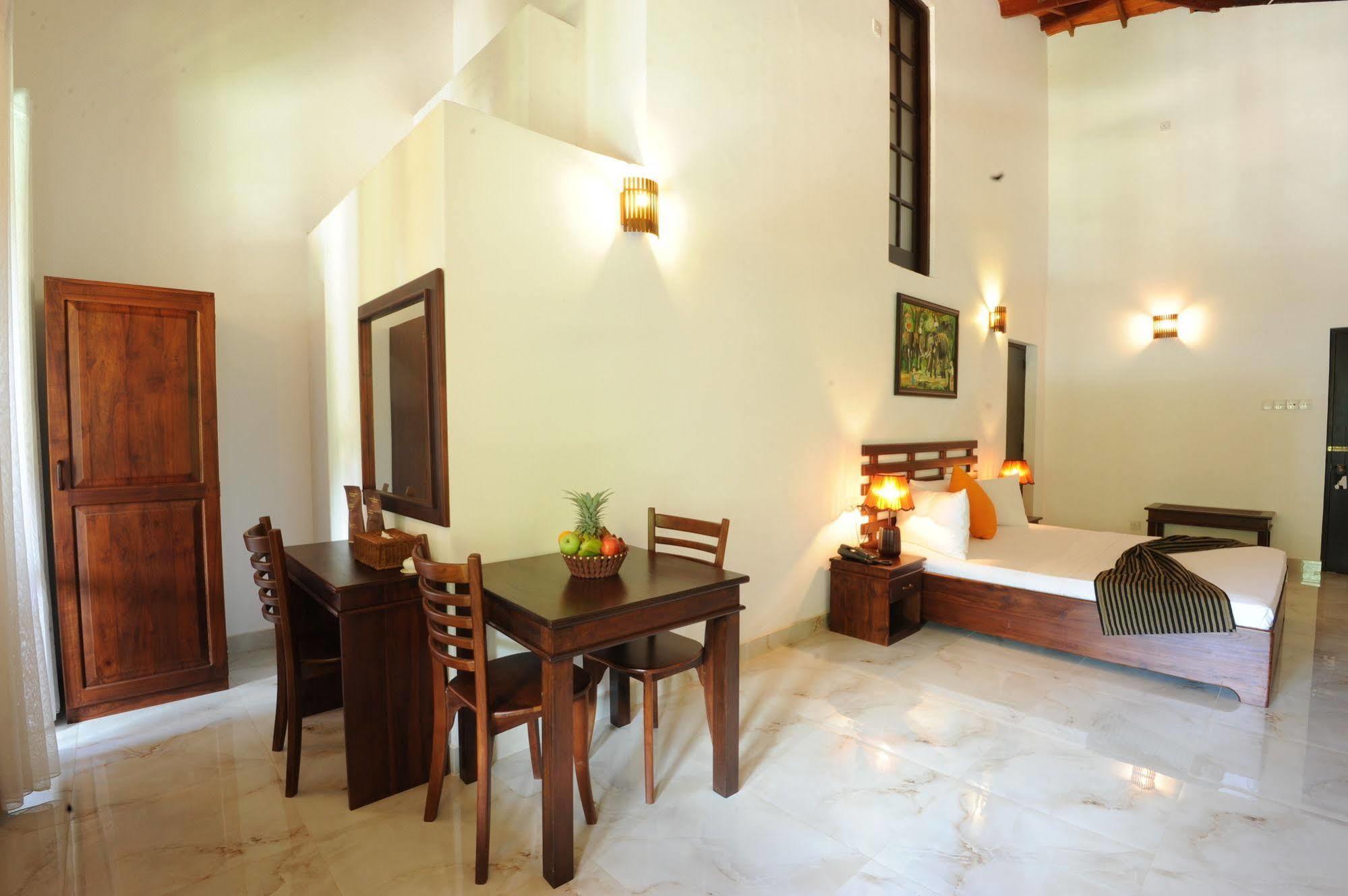 Melheim Kandy Villas Luaran gambar