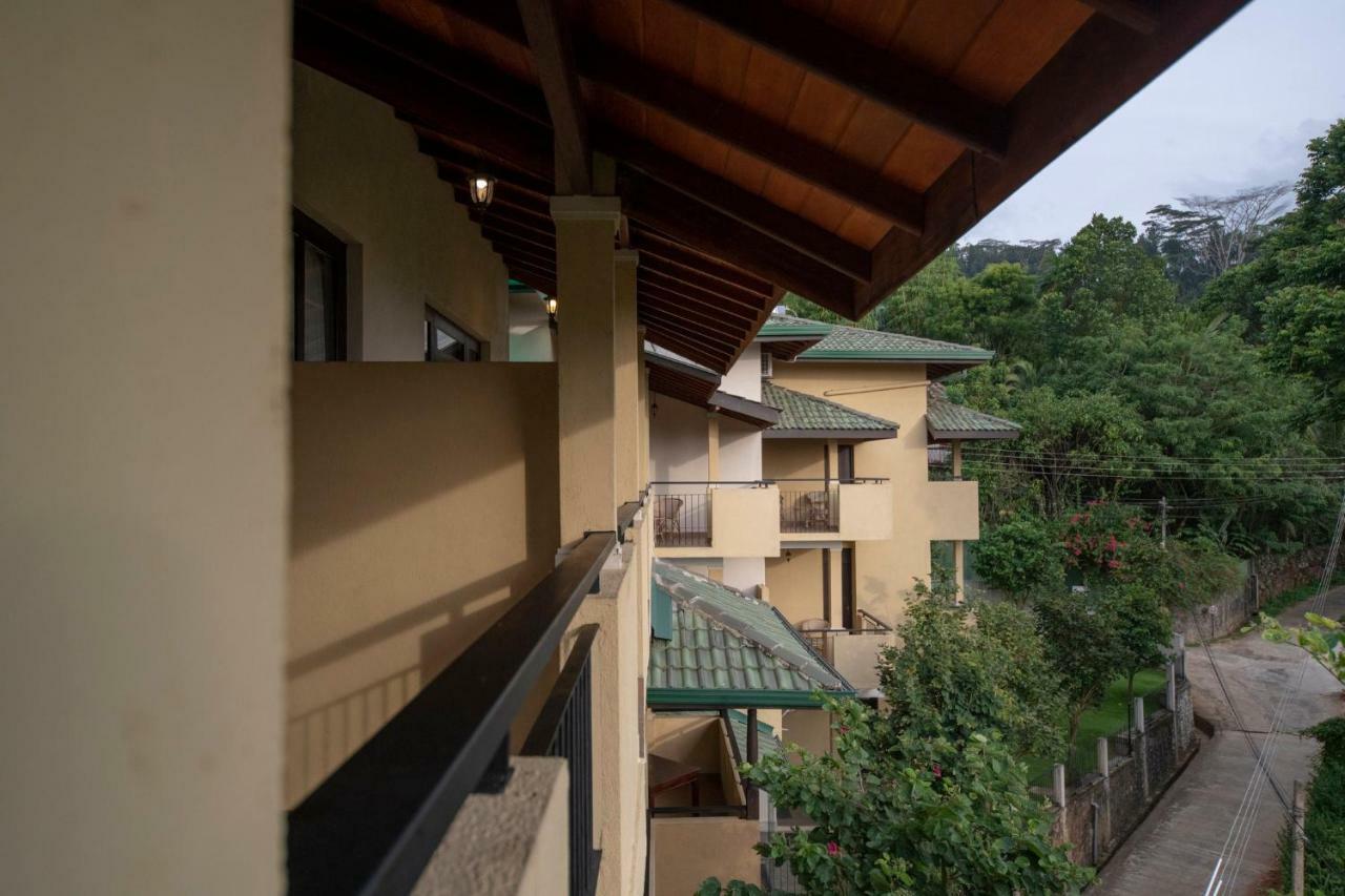 Melheim Kandy Villas Luaran gambar