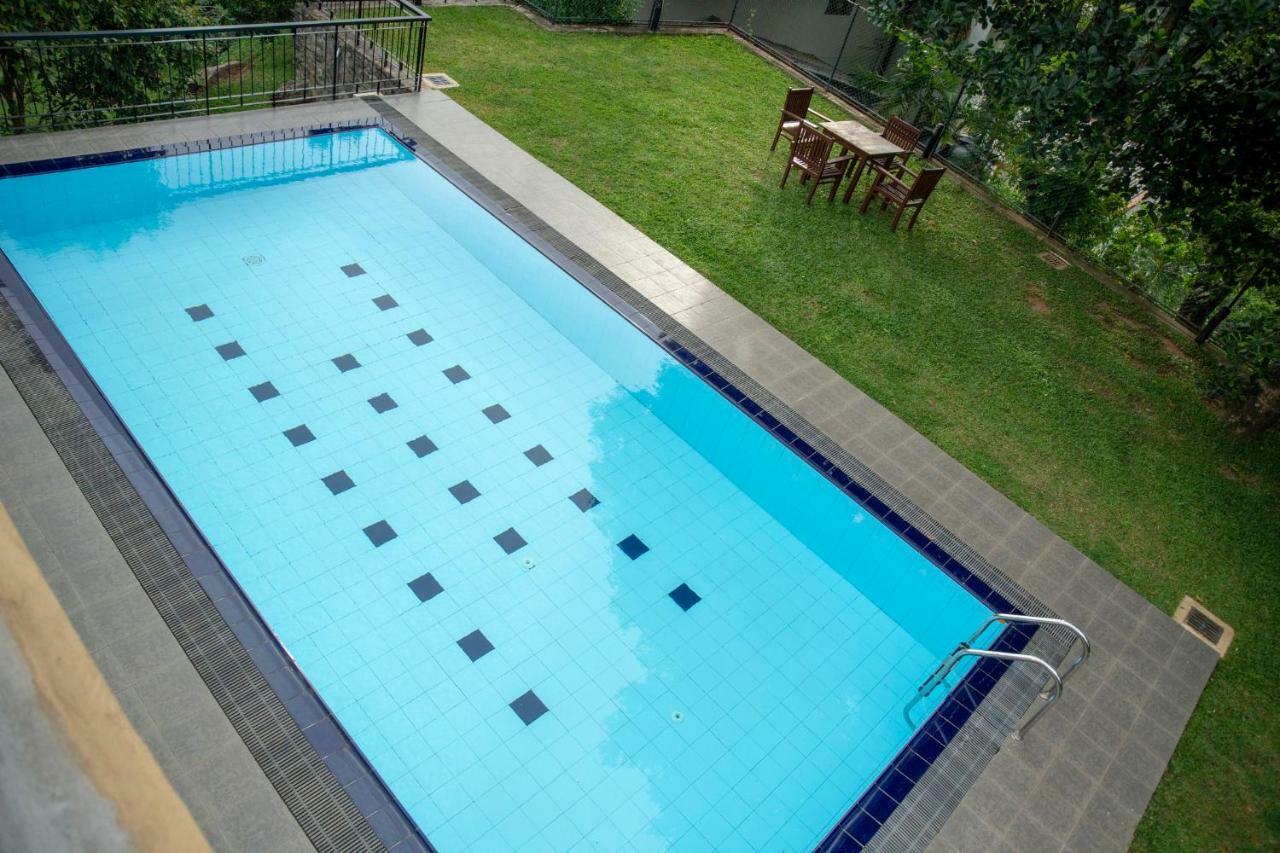 Melheim Kandy Villas Luaran gambar
